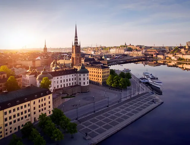 möbler i ett rum utspridda vid värdering av dödsbo i stockholm